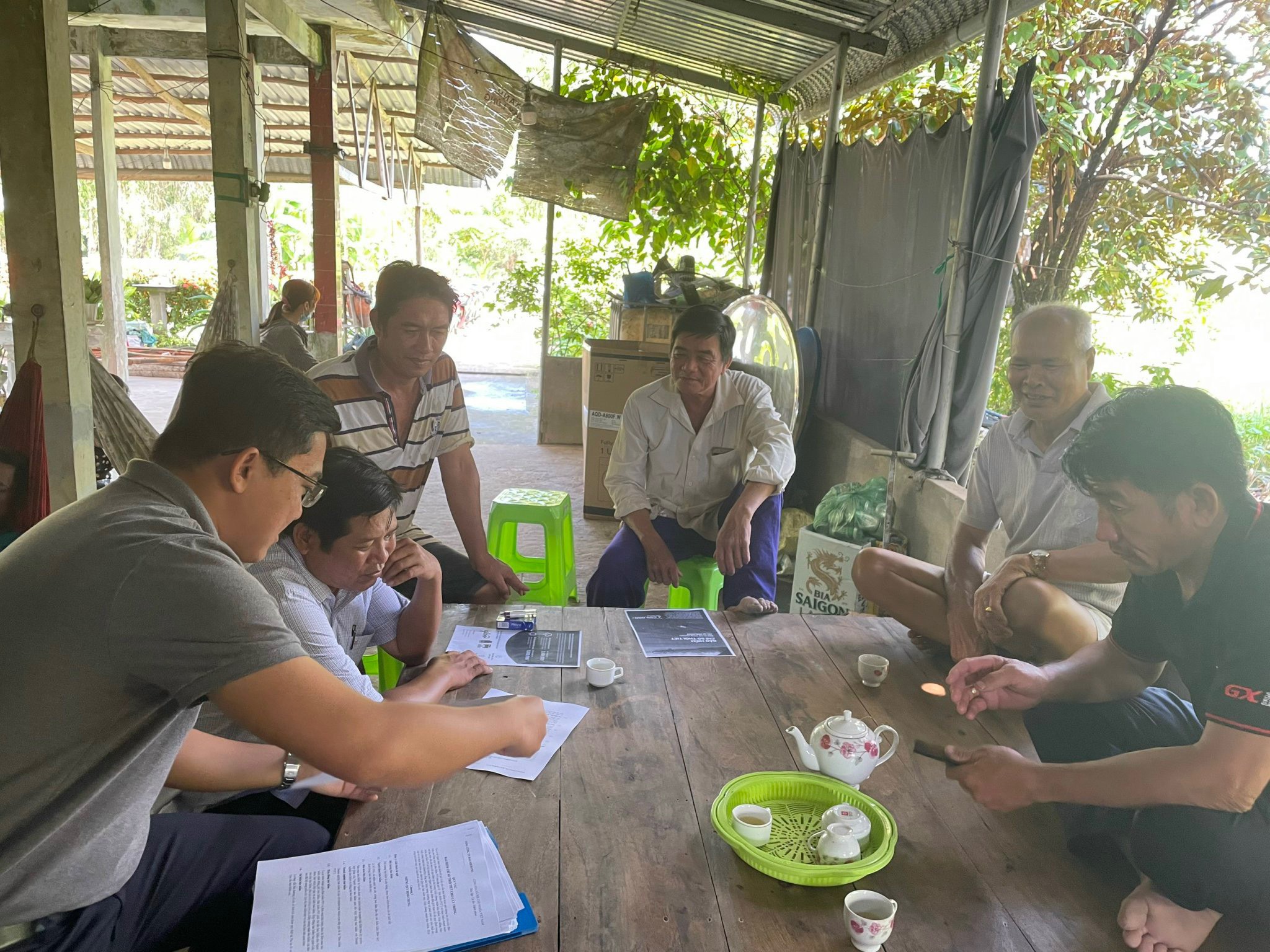 L&agrave;m việc với người n&ocirc;ng d&acirc;n Đồng bằng S&ocirc;ng Cửu Long về bảo hiểm chỉ số thời tiết