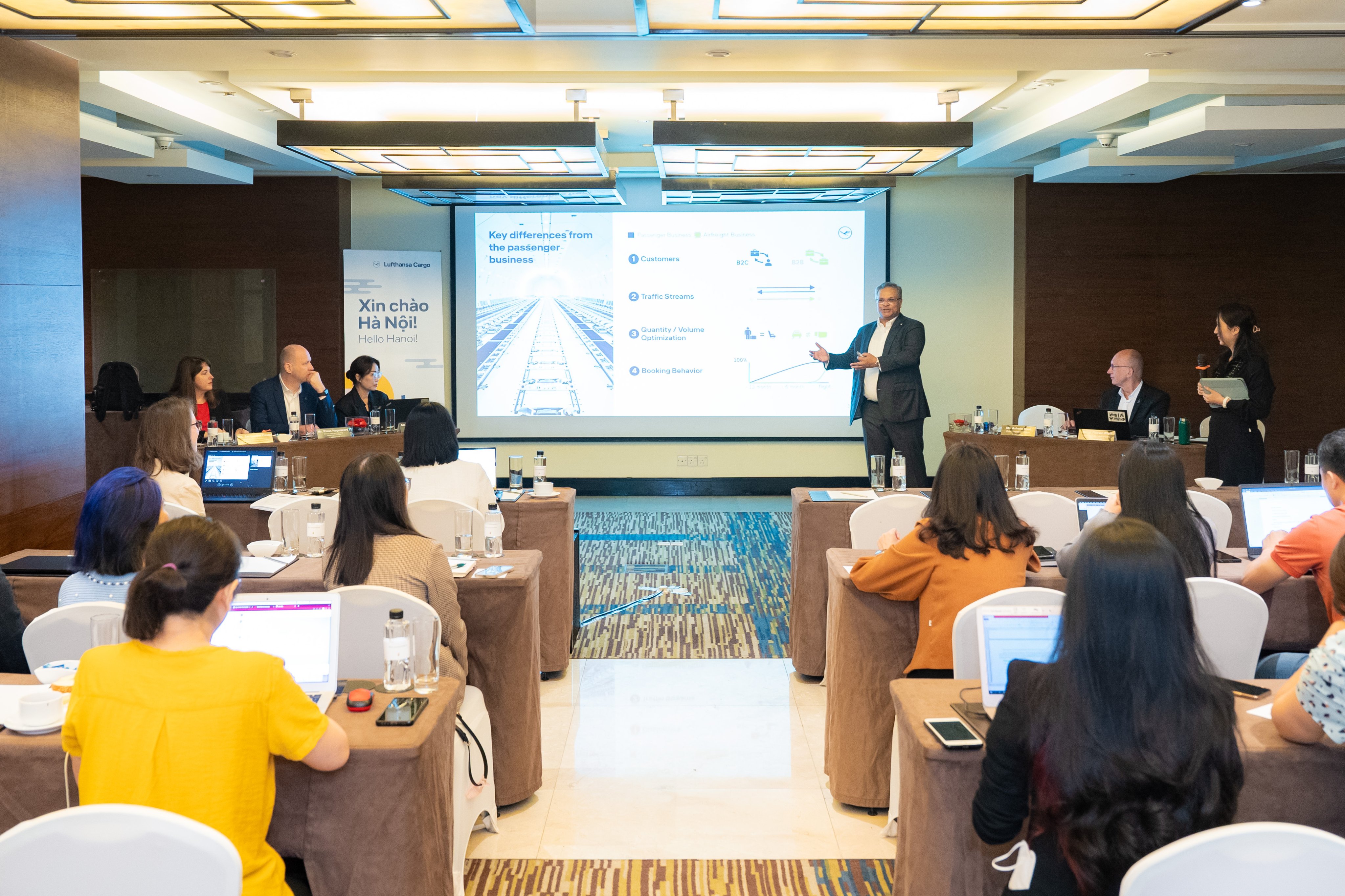 Ông Ashwin Bhat, Giám đốc thương mại hãng hàng không Lufthansa Cargo AG chia sẻ tại hội nghị.