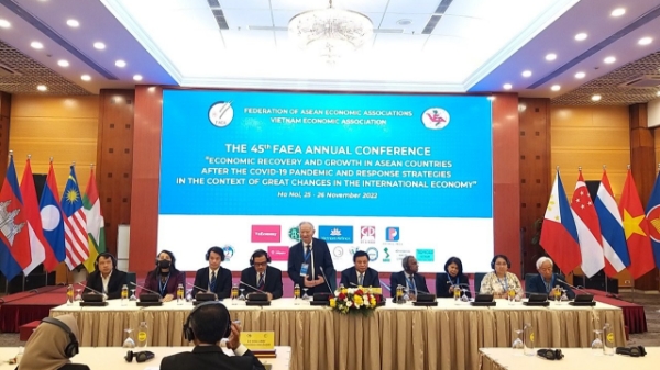 Giới kinh tế học ASEAN bàn cách vực dậy tăng trưởng giữa lúc thế giới đầy bất ổn