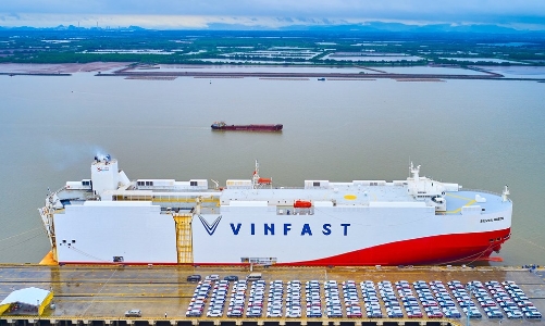 VinFast xuất khẩu lô ô tô điện đầu tiên ra thị trường thế giới