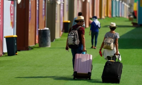 Du khách đã đặt phòng ở hai làng cổ động viên tại Qatar có thể được hoàn tiền
