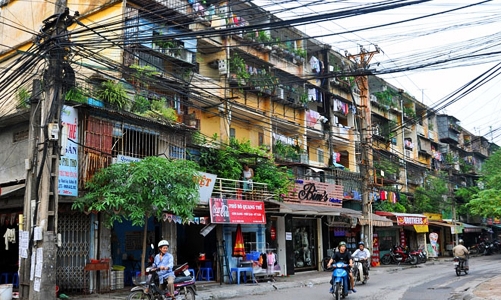Xây mới hàng nghìn chung cư cũ: Khó giải bài toán lợi ích 