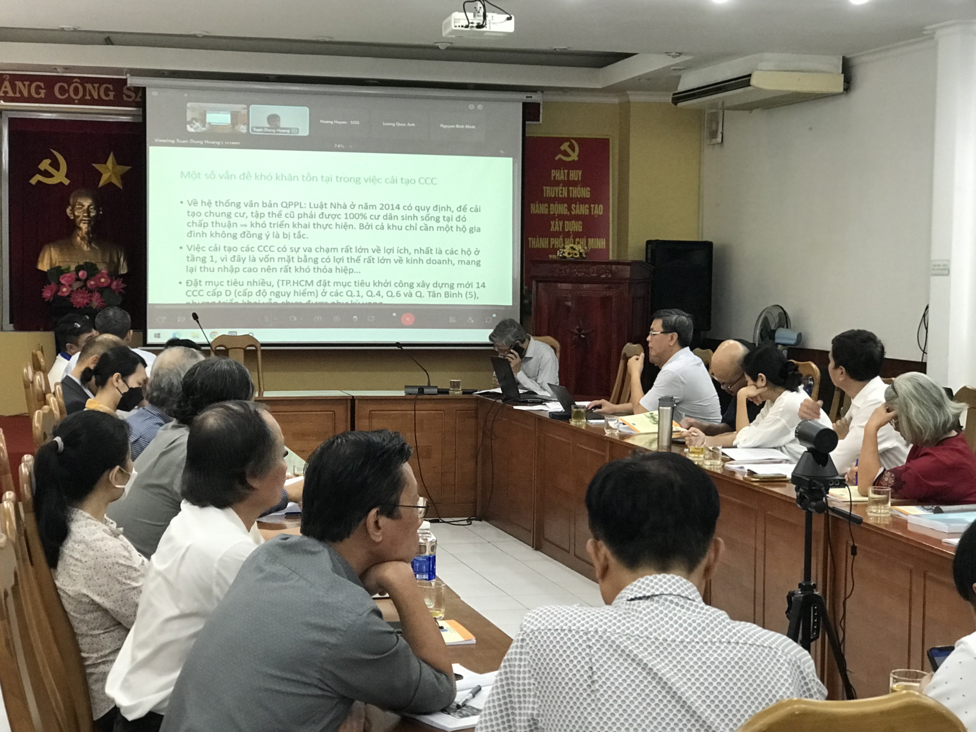 Các diễn giả tham dự hội thảo khoa học 