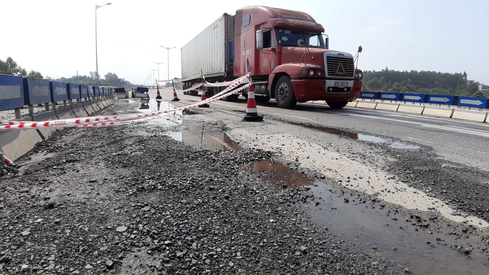 Nhiều sai phạm xảy ra tại các dự án cao tốc khiến lãnh đạo các đơn vị nhà thầu, giám sát, thi công bị truy cứu.