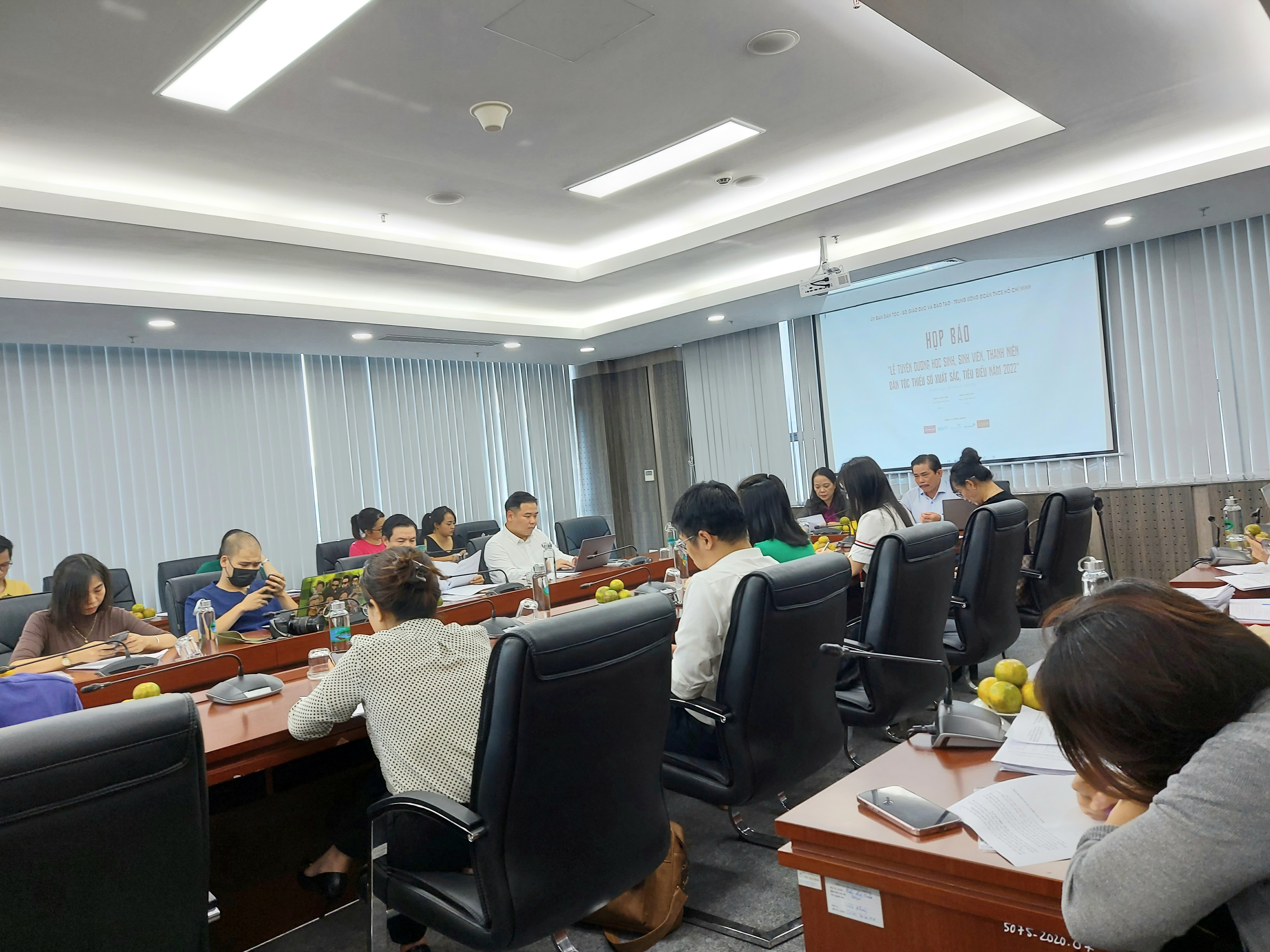 Quang cảnh buổi họp báo. Ảnh: Đỗ Mến