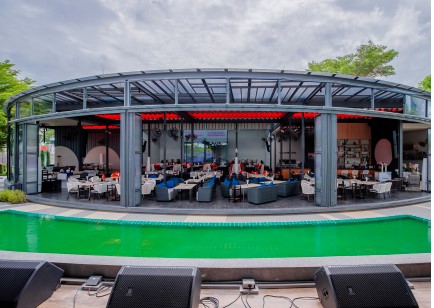 Không gian độc đáo của Let’s Chill Music & Restaurant.