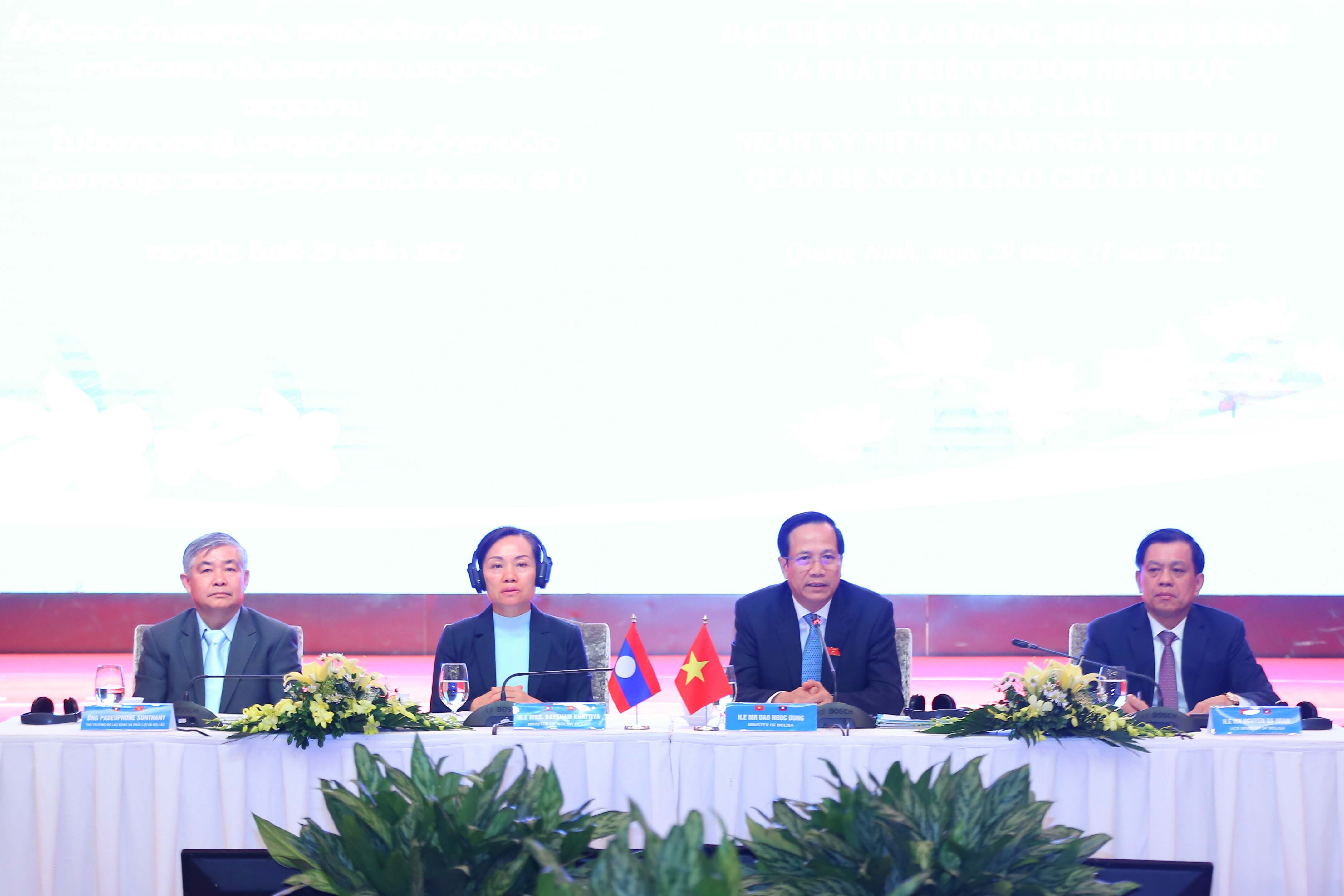 Đo&agrave;n Chủ tịch hội nghị. Ảnh - MOLISA.&nbsp;