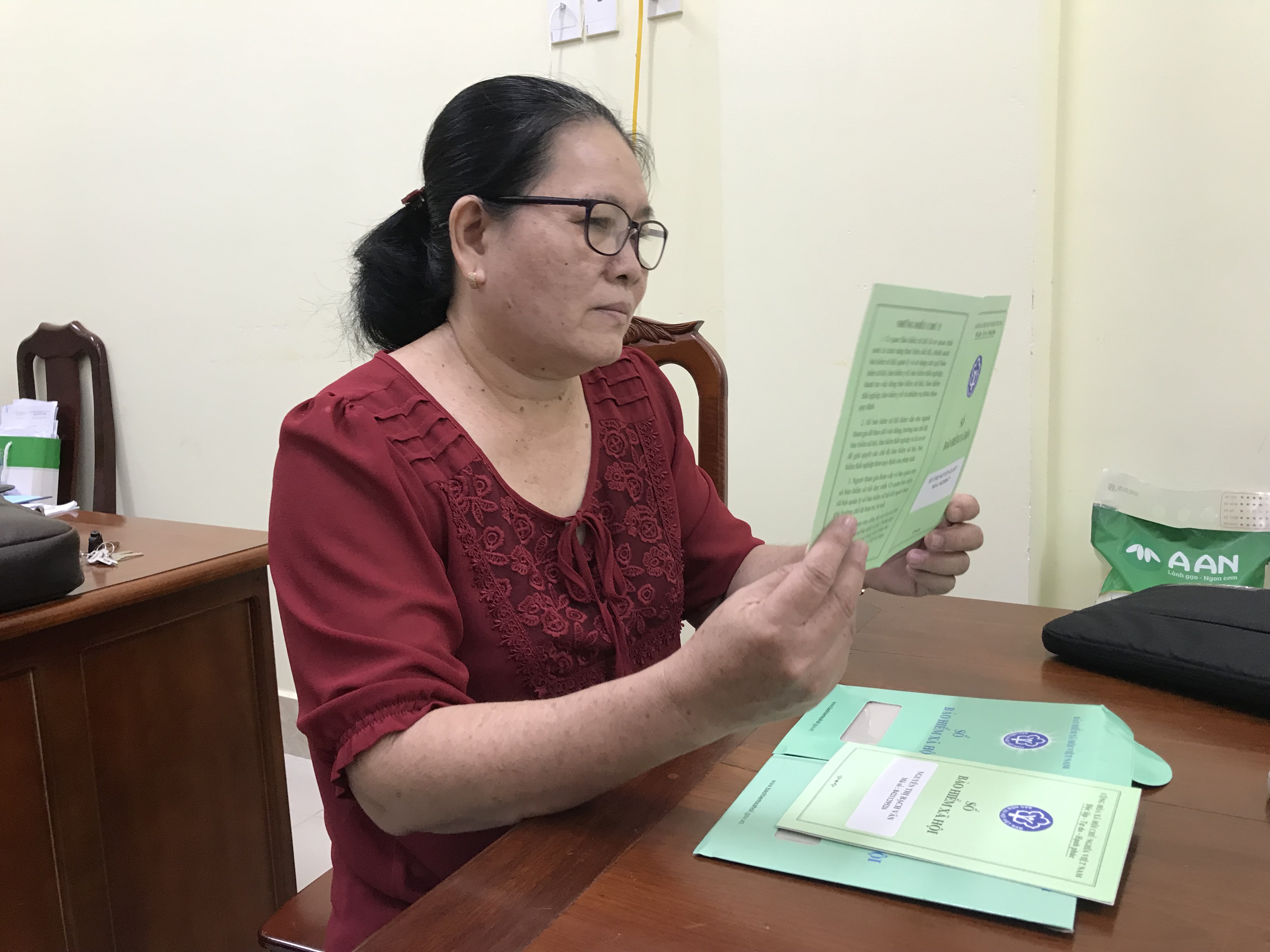 B&agrave; Nguyễn Thị Bạch V&acirc;n (sinh năm 1968) cho phường 1, th&agrave;nh phố Tr&agrave; Vinh. Ảnh: Dũng Hiếu