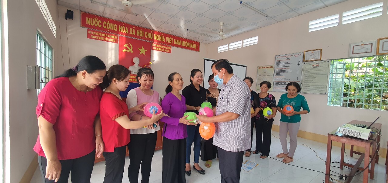 Nuôi đất heo tiết kiệm để tham gia bảo hiểm xã hội tự nguyện” đang được nhân rộng tại Trà Vinh. Ảnh: Dũng Hiếu