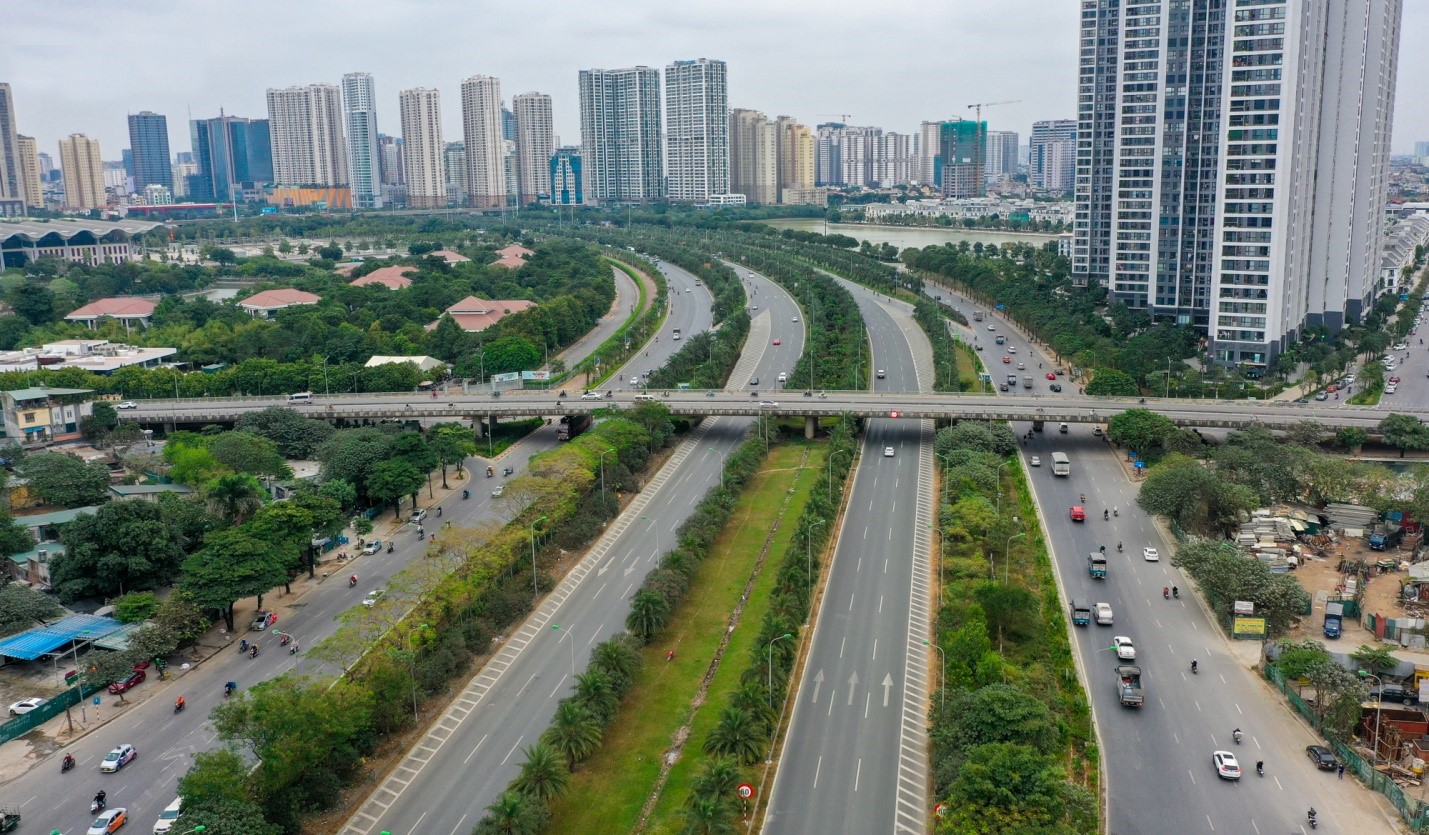 Hạ tầng siêu kết nối là lợi thế của phía Tây so với các khu vực khác.