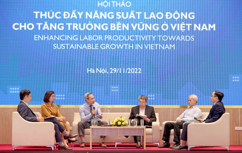 Các diễn giả trao đổi tại Hội thảo.