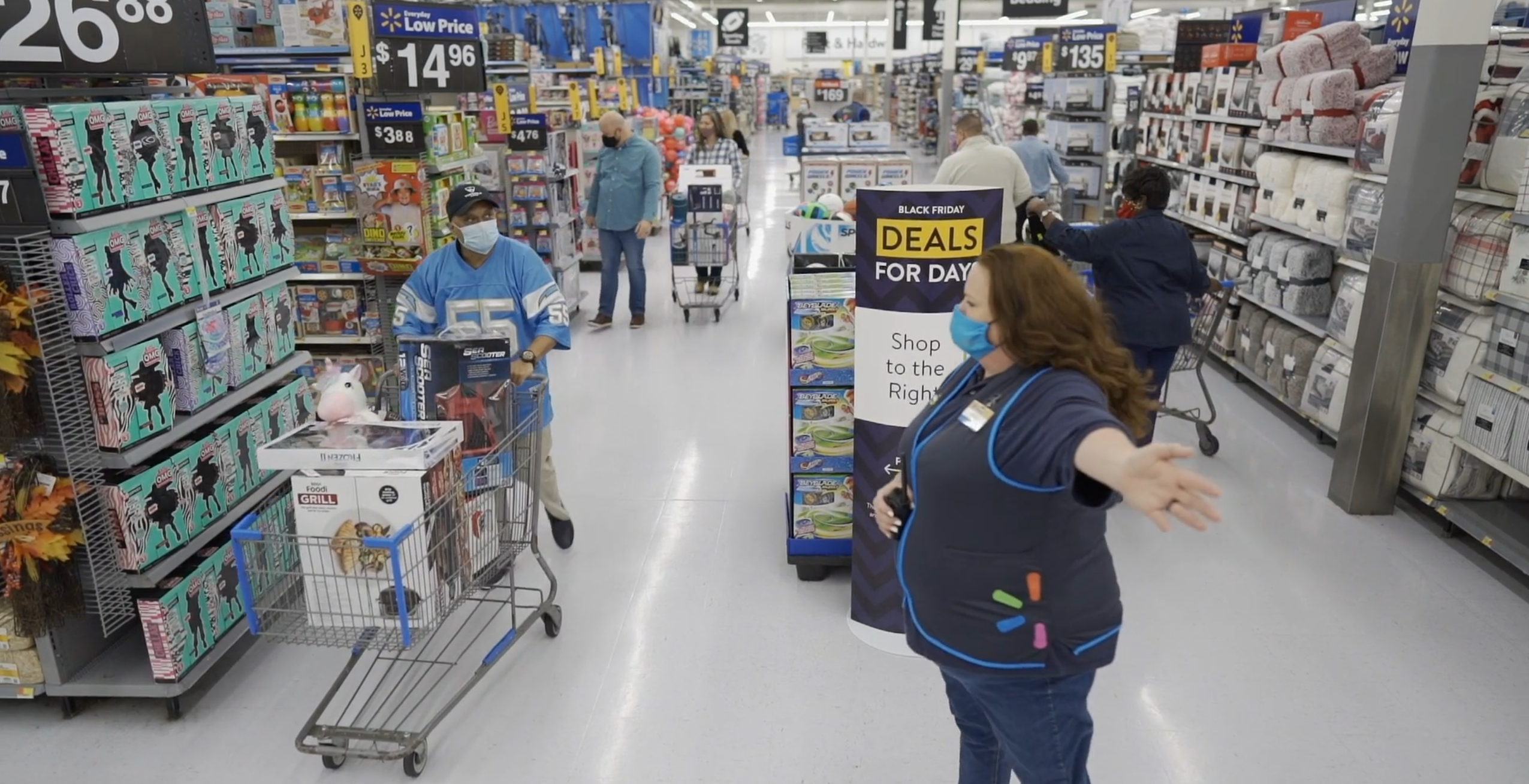 Walmart đã tăng cường tiếp thị cho kỳ nghỉ lễ, mua thêm không gian quảng cáo trên các nền tảng mạng xã hội.