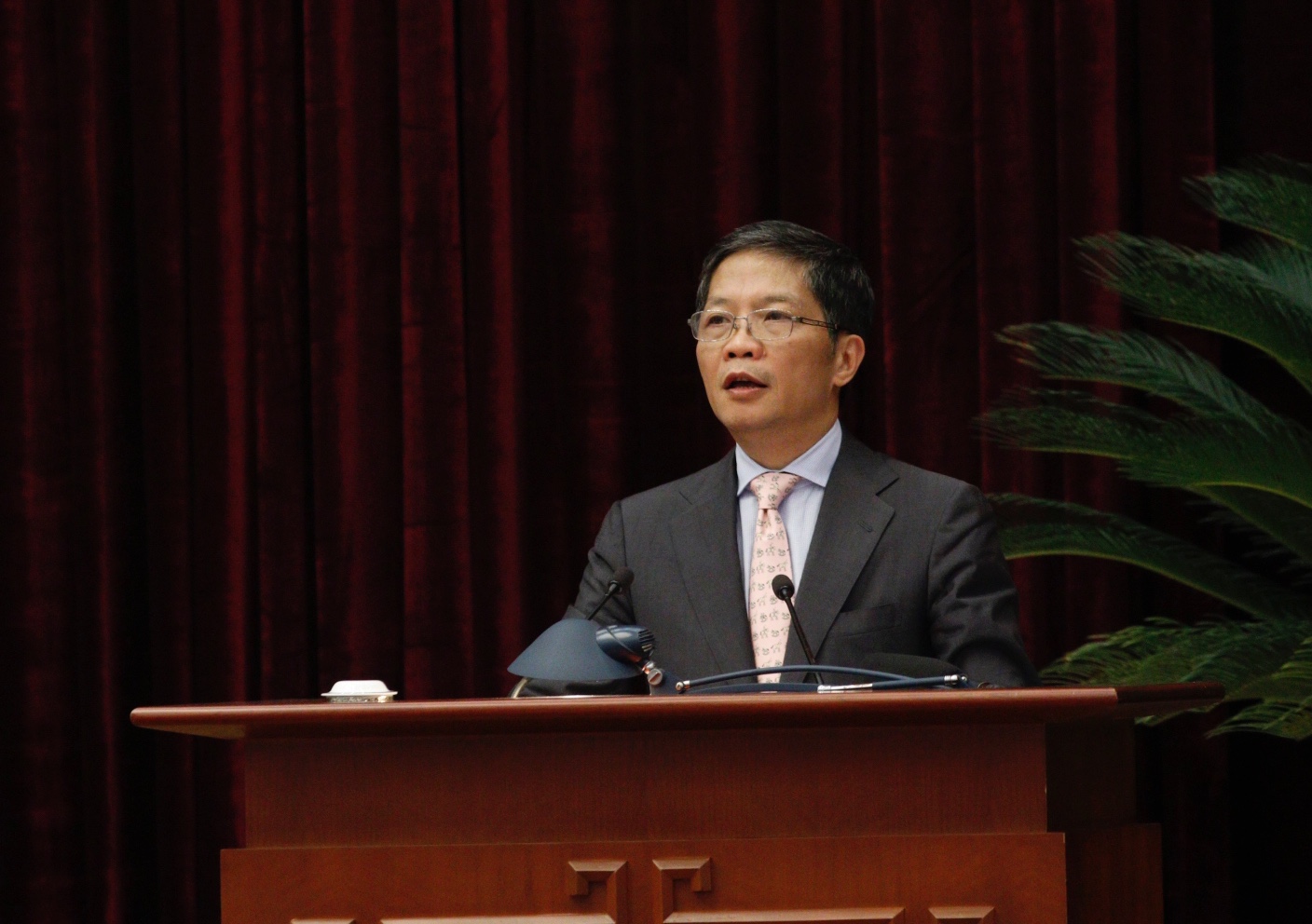 Thay mặt Bộ Ch&iacute;nh trị, đồng ch&iacute; Trần Tuấn Anh, Ủy vi&ecirc;n Bộ Ch&iacute;nh trị, Trưởng ban Kinh tế Trung ương đ&atilde; qu&aacute;n triệt những nội dung chủ yếu của Nghị quyết - Ảnh: ĐCS