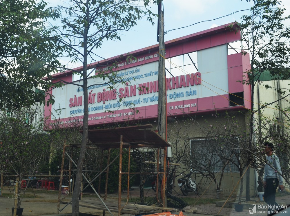 Công ty TNHH Thương mại Minh Khang nợ thuế hơn 300 tỷ đồng, bị  Chi cục thuế TP. Vinh cưỡng chế tài khoản để thu hồi nợ đọng.