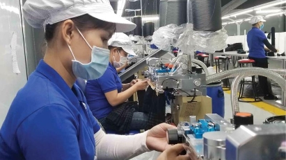 More than 41,500 workers lose jobs since mid-year