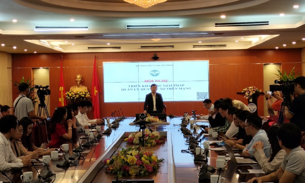 Thứ trưởng Bộ Thông tin và Truyền thông Nguyễn Thanh Lâm chủ trì hội nghị triển khai các giải pháp quản lý quảng cáo trên mạng.