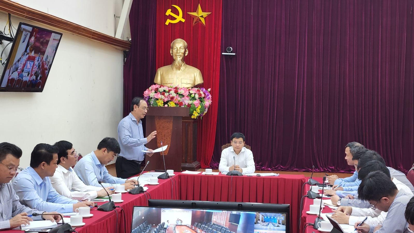 Bộ trưởng Bộ Giao thông vận tải Nguyễn Văn Thắng chủ trì buổi giao ban.