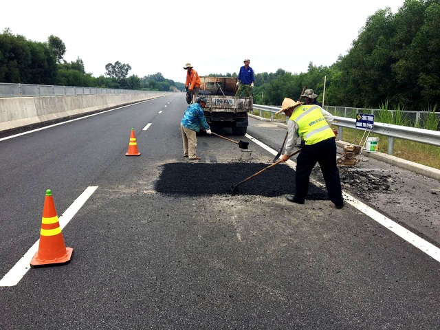 Đến ngày 15/11, vốn bảo trì đường bộ đã giải ngân 8.102 tỷ đồng, đạt 77%. Vốn bảo trì hàng năm mới đáp ứng được khoảng 40% nhu cầu thực tế.