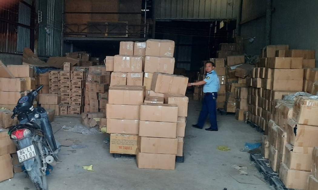 Nhiều tấn hàng hóa giả nhãn hiệu bị cơ quan chức năng phát hiện