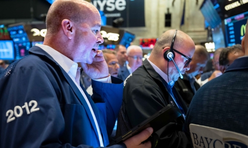 Chứng khoán Mỹ giảm điểm sau báo cáo lạm phát, giá dầu lưỡng lự dù Trung Quốc nới hạn chế chống Covid