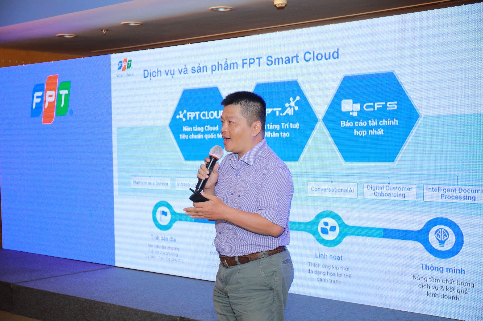&Ocirc;ng Trương Văn Quang - Chuy&ecirc;n gia FPT Smart Cloud giới thiệu c&aacute;c giải ph&aacute;p AI & Cloud gi&uacute;p giảm tải khối lượng c&ocirc;ng việc lớn cho c&aacute;n bộ nh&acirc;n sự.