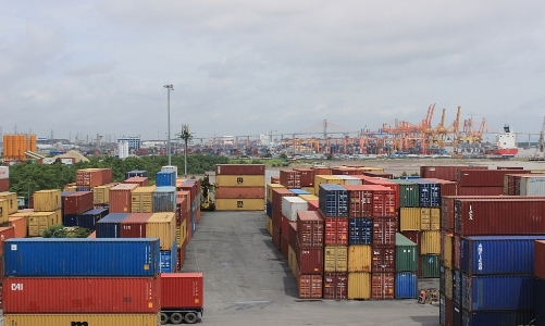 Doanh nghiệp “than” bất cập về thủ tục quá cảnh