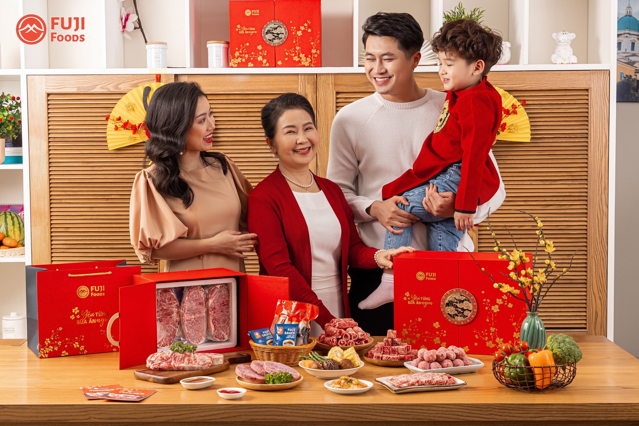 Tết này, hãy rinh ngay cho mình những hộp quà Tết hiện đại, thẩm mỹ, đầy ắp sản phẩm thịt bò #Fuji bổ dưỡng, hảo hạng chắc chắn sẽ là món quà độc đáo và tinh tế dành tặng người thân, đối tác và bạn bè.