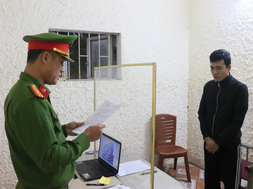 Cơ quan Công an lấy lời khai Mai Chí Phương. Ảnh: Công an tỉnh Hà Tĩnh.