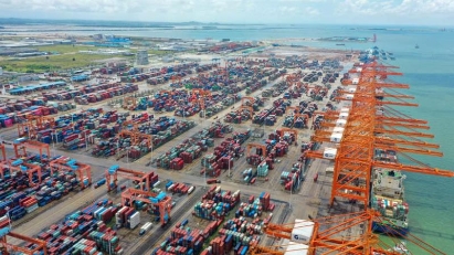 Manufacturing orders from US and Europe to China down significantly