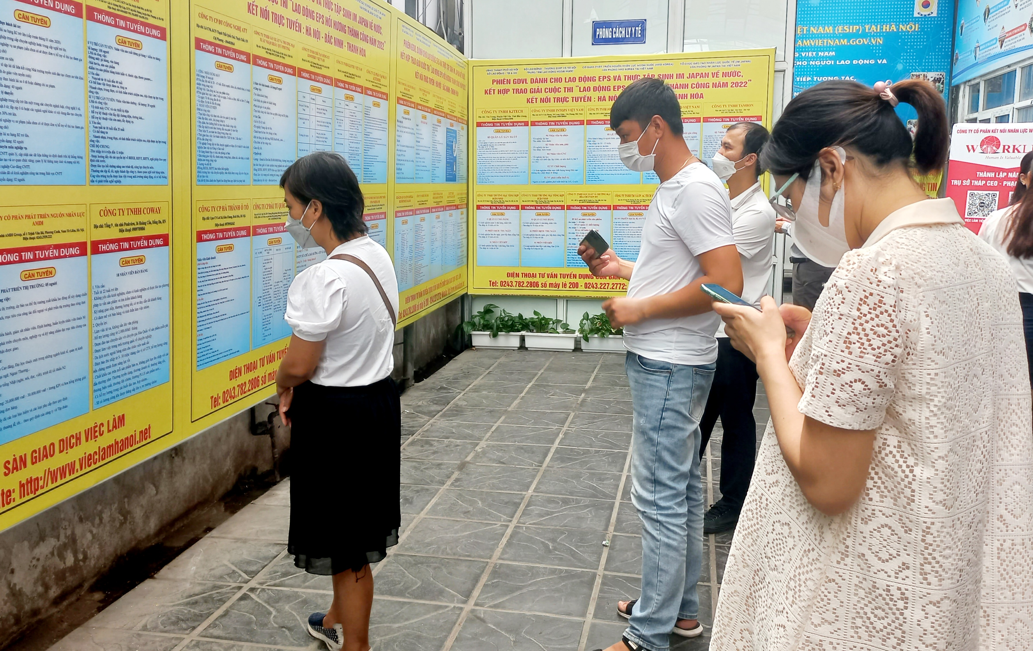 Lao động tìm việc cuối năm. Ảnh - N.Dương. 