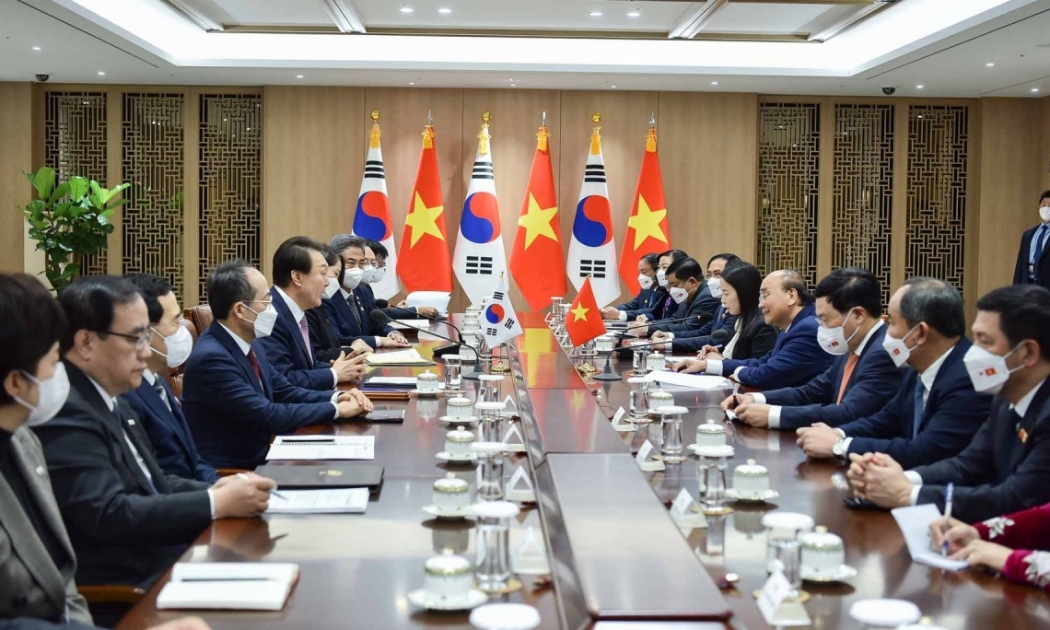 Chủ tịch nước Nguyễn Xuân Phúc hội đàm với Tổng thống Hàn Quốc Yoon Suk Yeol - Ảnh: VGP