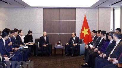 State President meets representatives of major RoK enterprises
