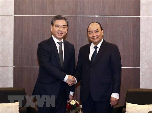Chủ tịch nước Nguyễn Xuân Phúc tiếp ông Jae Hoon Chang, Chủ tịch kiêm Tổng Giám đốc Tập đoàn Hyundai Motor. 