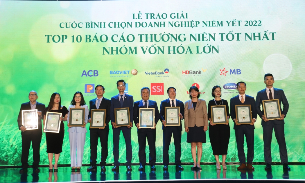 Các doanh nghiệp đầu ngành như Vinamilk, Petrolimex, SSI, VietinBank, HDBank, MB Bank, ACB… tiếp tục được vinh danh tại Cuộc bình chọn doanh nghiệp niêm yết vốn hóa lớn năm 2022.