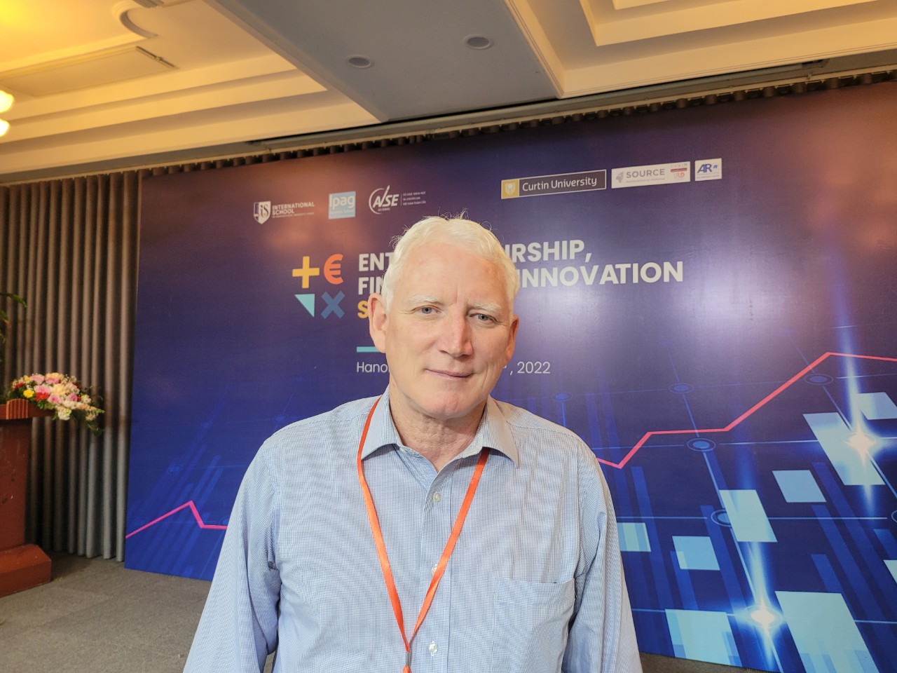GS. Jonathan A. Batten, Viện Công nghệ Hoàng gia Melbourne.