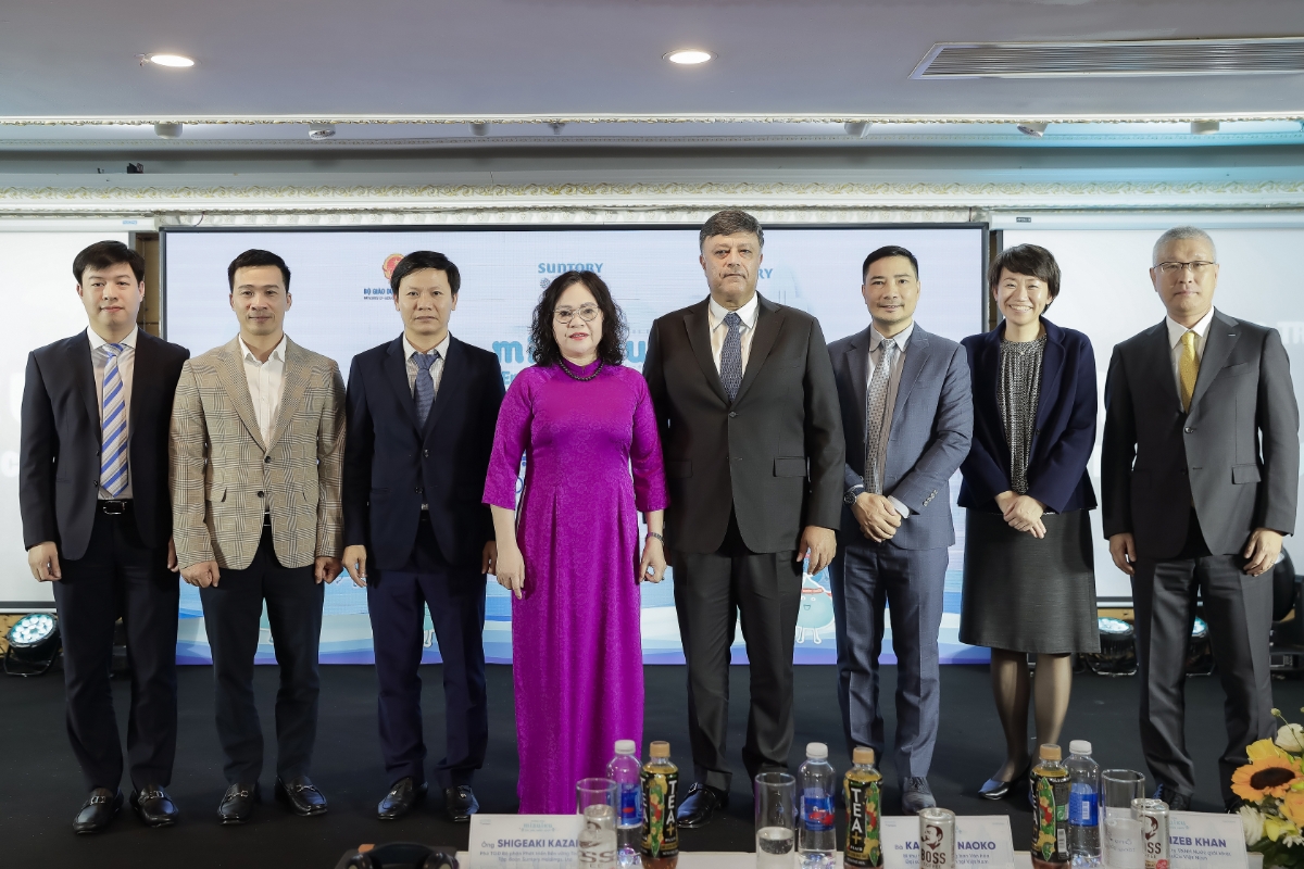 Suntory PepsiCo k&yacute; kết thỏa thuận c&ugrave;ng với Bộ Gi&aacute;o dục v&agrave; Đ&agrave;o.