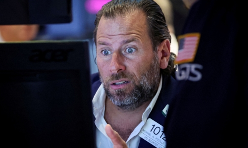 Chứng khoán Mỹ “đỏ” 4 phiên liên tiếp, giá dầu tuột mốc 80 USD/thùng