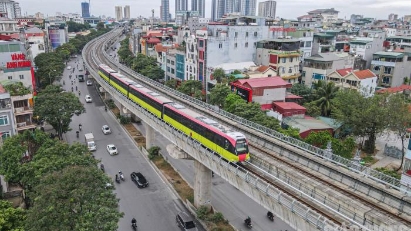 Nhon-Hanoi Railway Station metro line undergoes test run