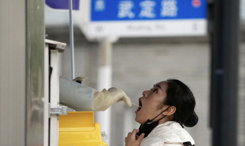 Trung Quốc mạnh tay nới lỏng Zero Covid