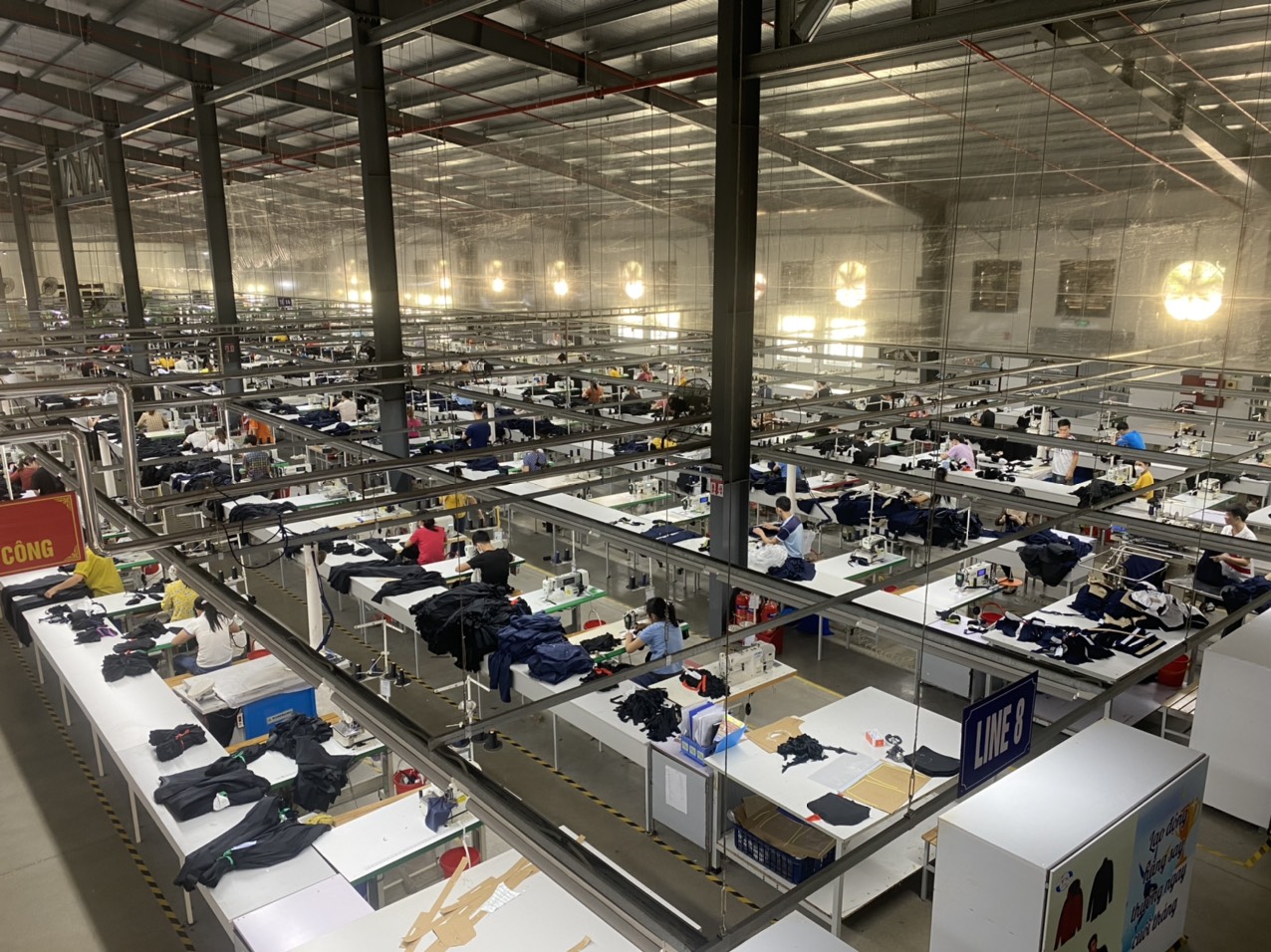 Cần sớm có biện pháp hỗ trợ các doanh nghiệp may mặc, giày da vượt qua khó khăn trong thời gian tới