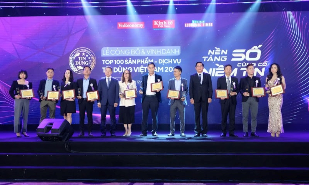 AConcept cùng những đơn vị xuất sắc nhận Giải thưởng Top 100 Sản phẩm - Dịch vụ Tin Dùng 2022.
