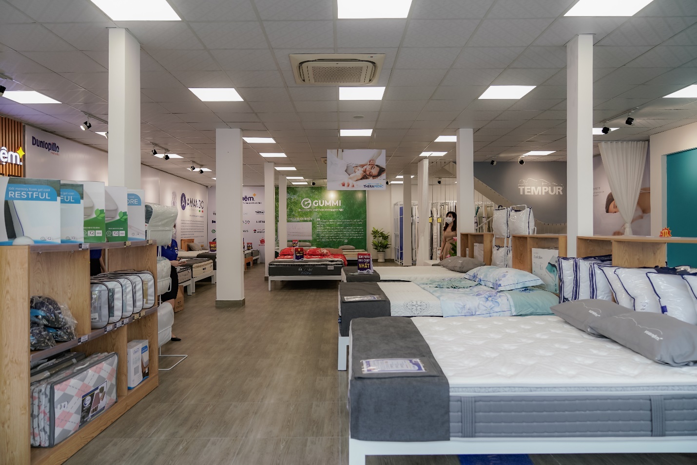 Vua Nệm đặt mục ti&ecirc;u chiếm lĩnh v&agrave; đứng đầu thị trường b&aacute;n lẻ nệm v&agrave; chăn ga phụ kiện ở Việt Nam.