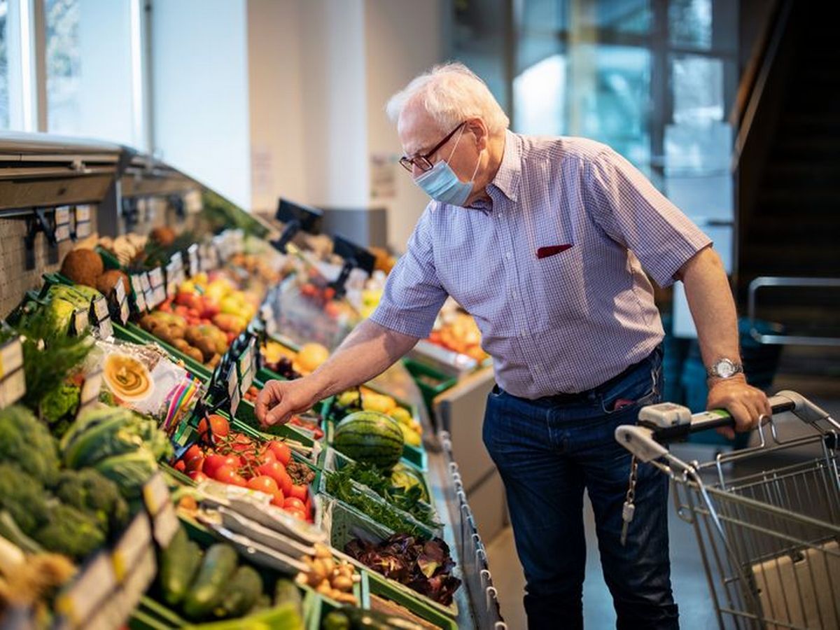 Dịch bệnh tạo ra một cuộc khủng hoảng gia cầm ở nước Anh, đe dọa từ bữa s&aacute;ng h&agrave;ng ng&agrave;y tới những bữa ăn truyền thống trong dịp Gi&aacute;ng sinh.