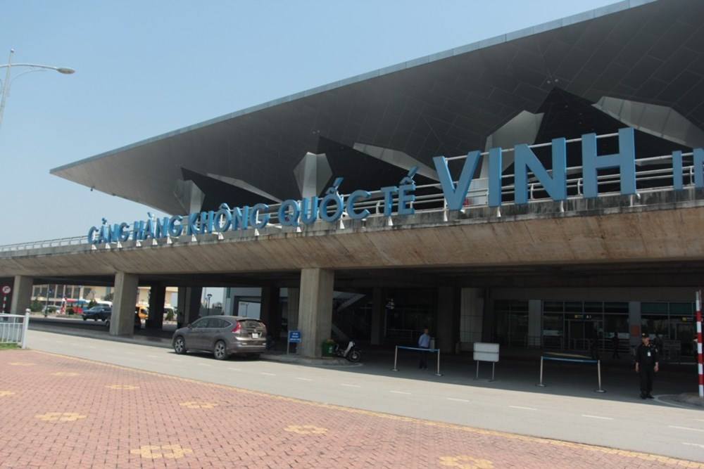 Cảng Hàng không quốc tế Vinh giai đoạn đến năm 2030, tầm nhìn đến năm 2050 được đề xuất tăng công suất lên lần lượt: 8 triệu khách/năm; 14 triệu khách/năm. Như vậy, tăng tương ứng 1 triệu khách/năm; 4 triệu khách/năm so với quy hoạch cũ.