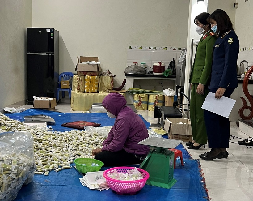 Cơ sở sản xuất, đóng gói bánh gạo giả thương hiệu Vetrue.