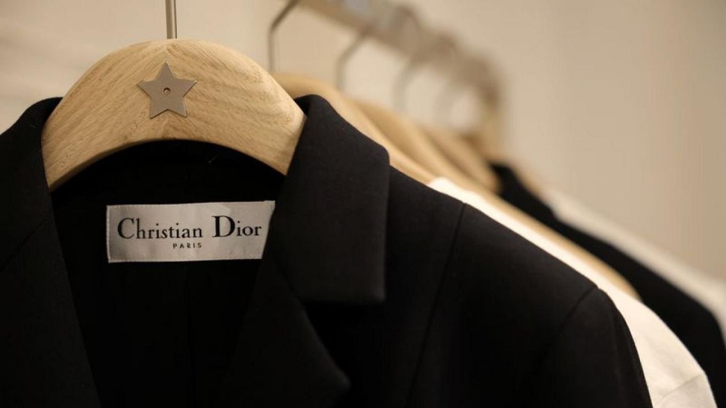 Christian Dior SE là công ty niêm yết sở hữu phần lớn cổ phần của gia đình Arnault trong LVMH.