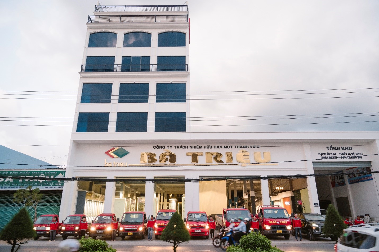 Showroom Long Xuyên 1 chuyên về các dòng sản phẩm vật liệu xây dựng cao cấp nhập khẩu.