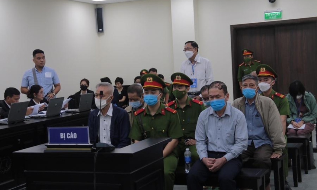 Các bị cáo tại phiên tòa sơ thẩm hồi tháng 11/2022.