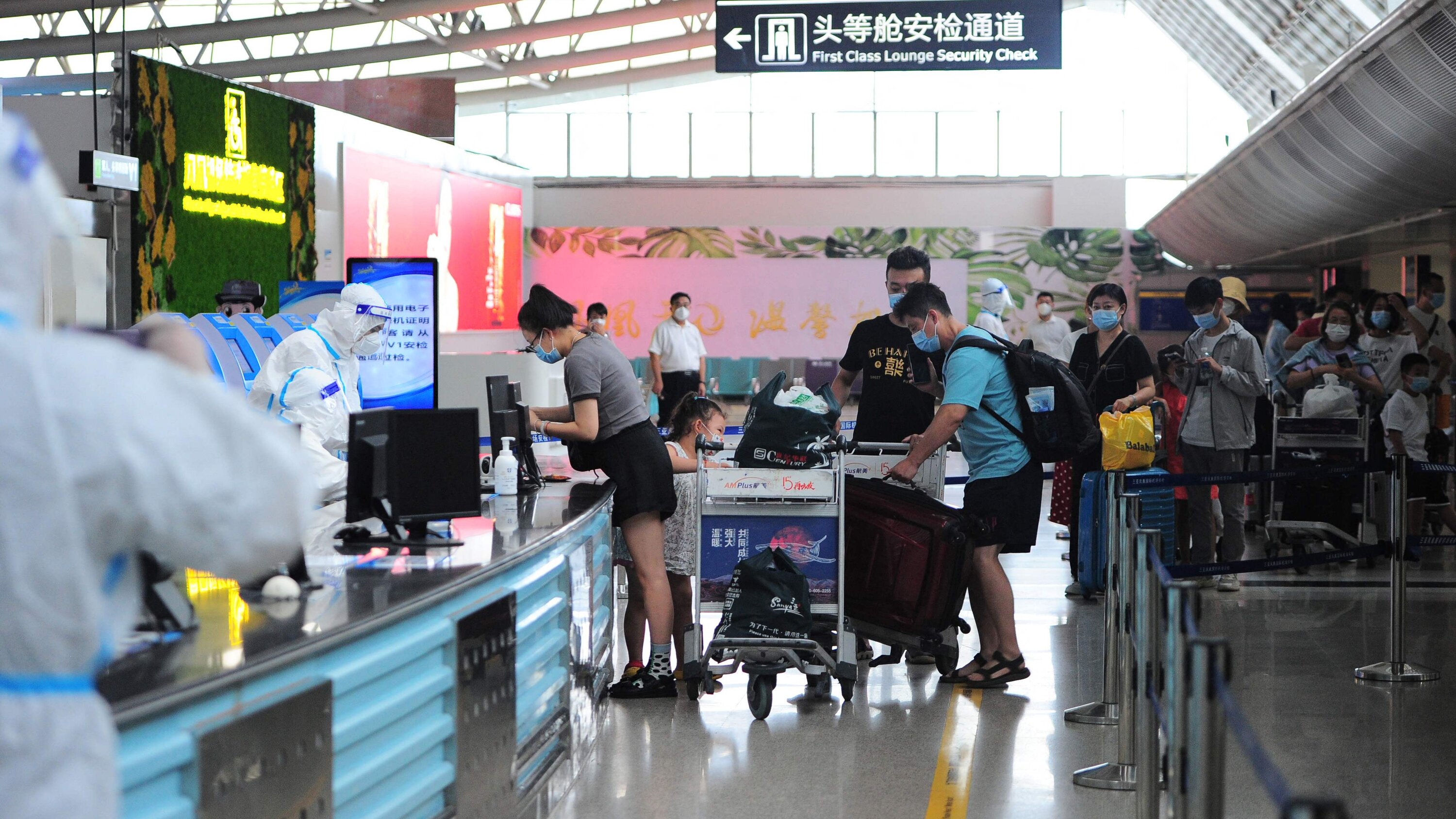 Đa số&nbsp; người d&acirc;n Trung Quốc sẽ ho&atilde;n đi du lịch nước ngo&agrave;i trong thời gian tới, ngay cả khi bi&ecirc;n giới mở cửa trở lại.&nbsp;