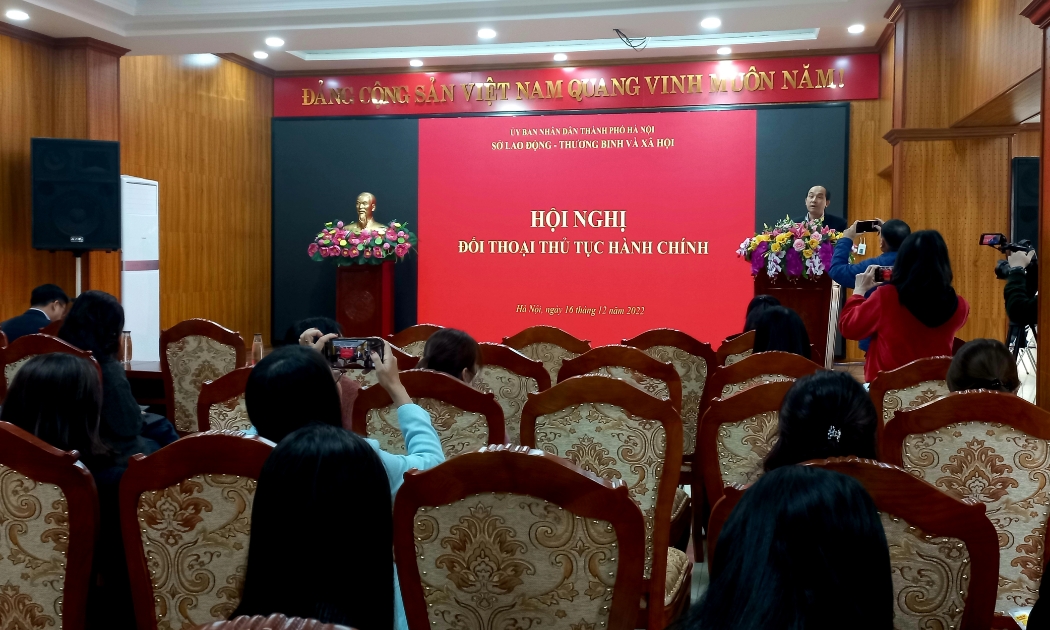 Đông đảo các tổ chức, cá nhân tham dự đối thoại. 
